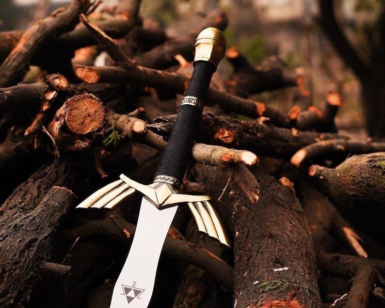 Hand-Forged High-Carbon Steel Fantasy Sword: Legend of Zelda Cosplay Display