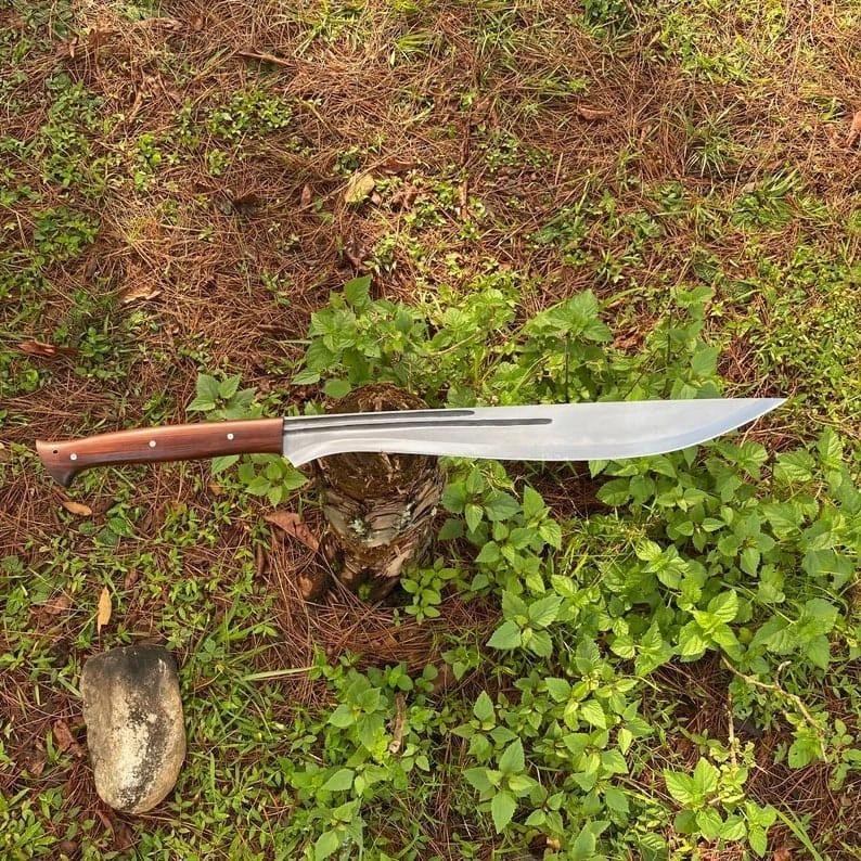 Hand-Forged Carbon Steel Sword: 26" Rosewood Handle, Collectible - Image 2