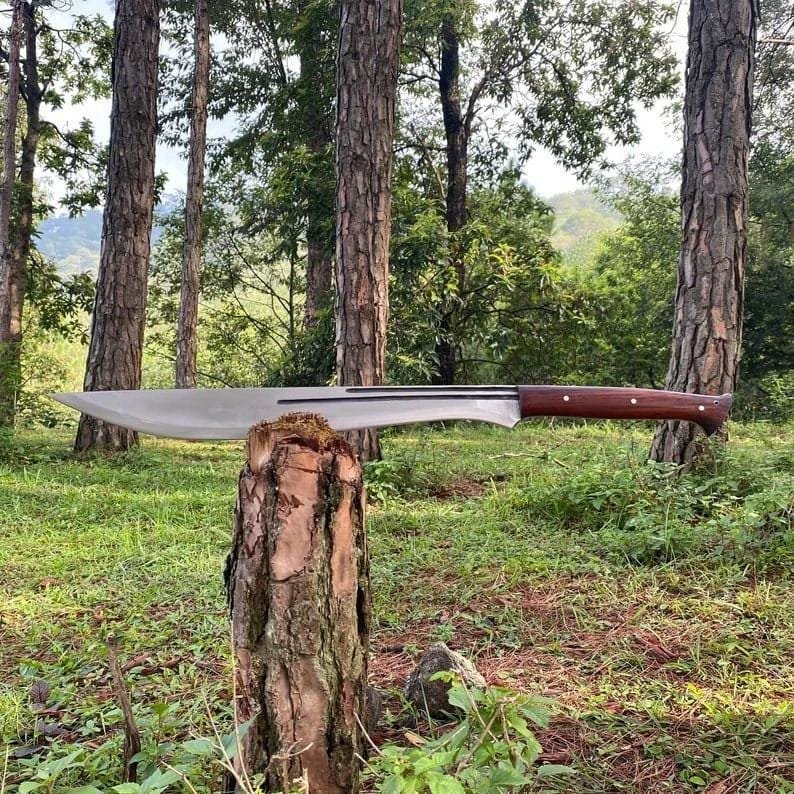 Hand-Forged Carbon Steel Sword: 26" Rosewood Handle, Collectible - Image 6