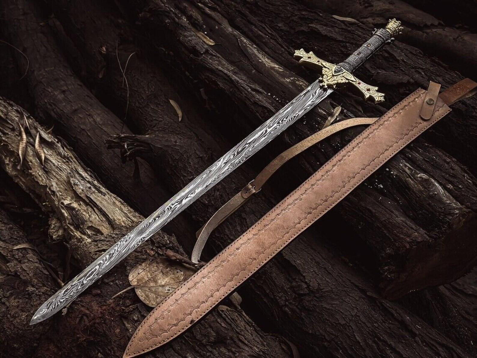 Hand-Forged Damascus Steel Templar Sword with leather sheath - Image 2