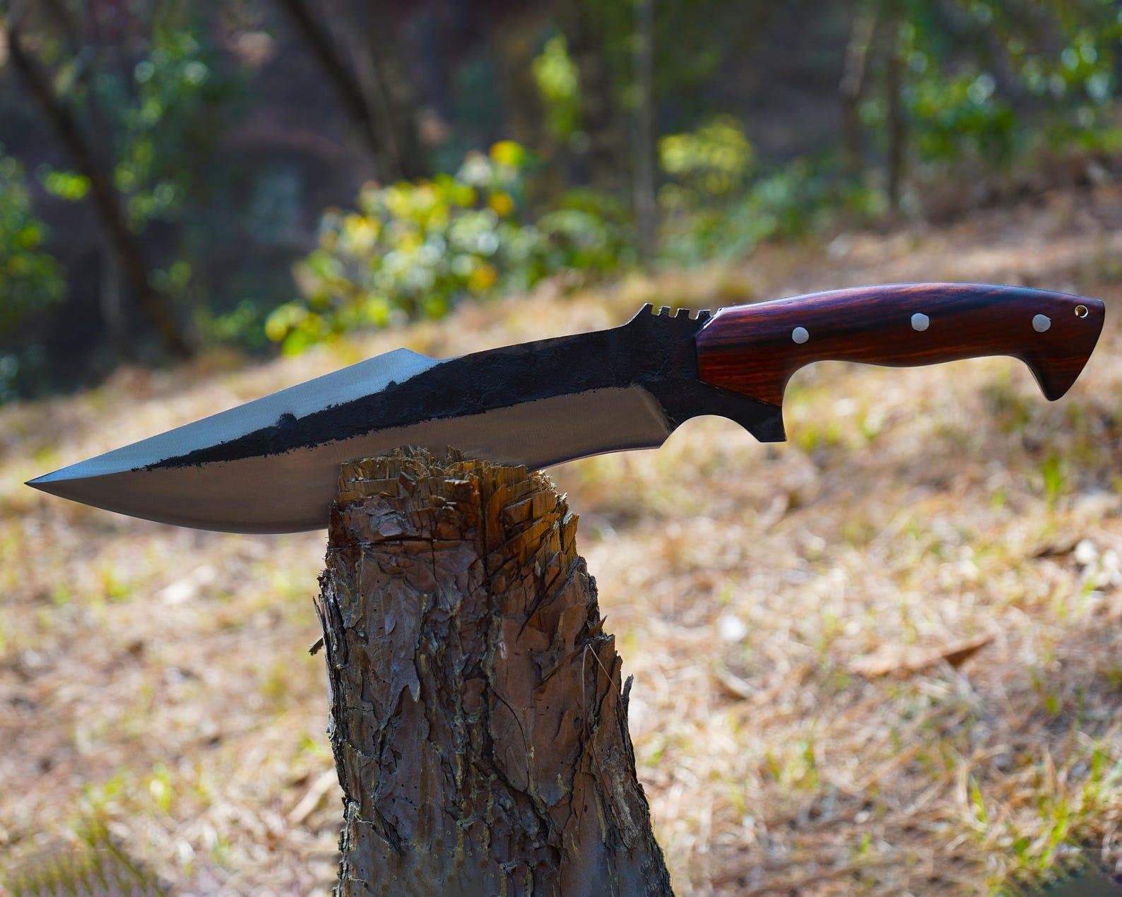 Handmade Carbon Steel hunting Knife: Collectible Medieval Decor - Image 4