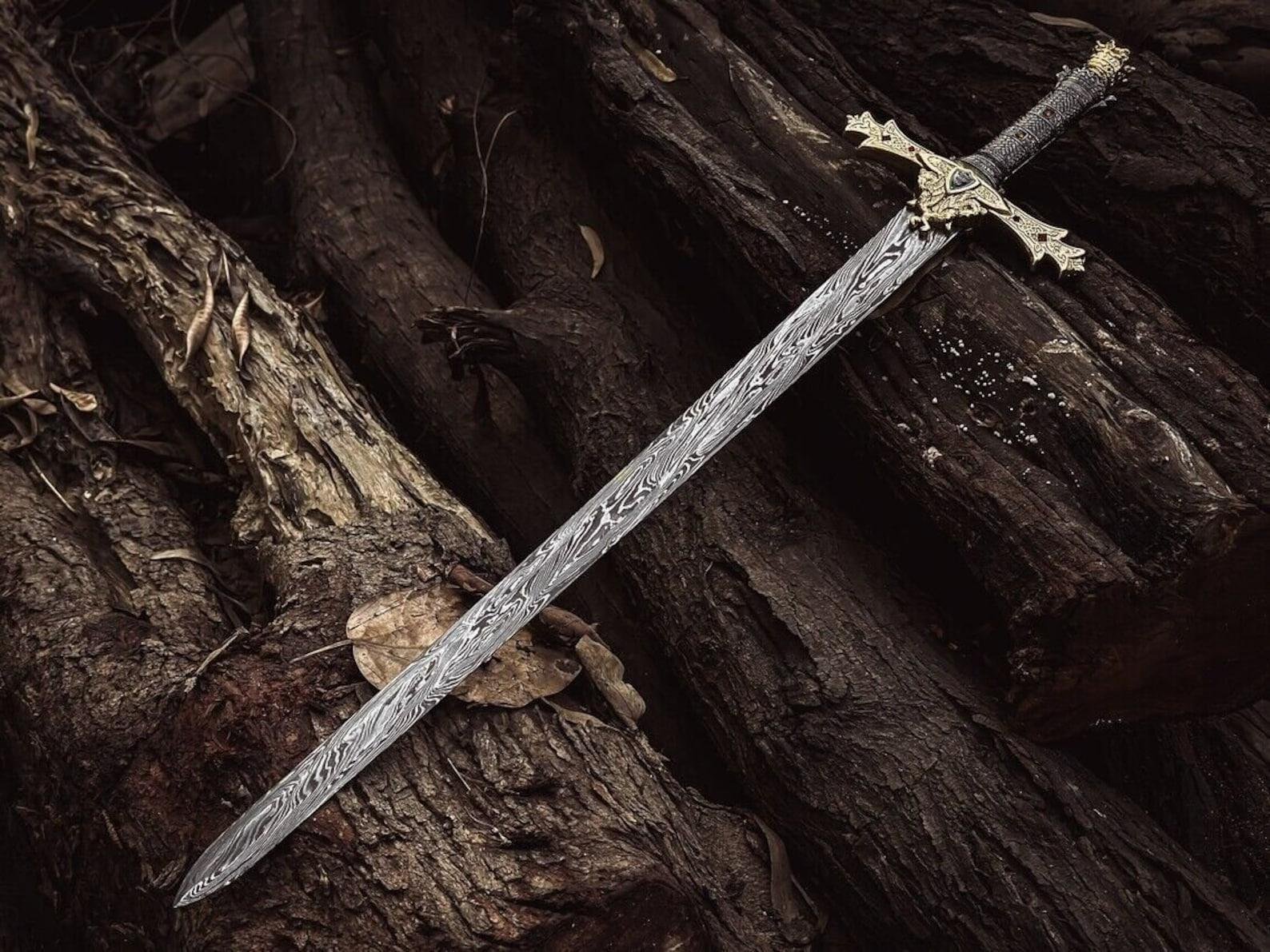 Hand-Forged Damascus Steel Templar Sword with leather sheath - Image 3