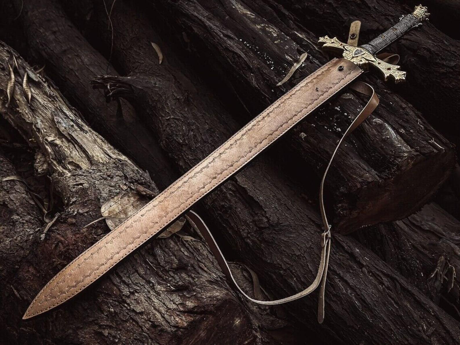 Hand-Forged Damascus Steel Templar Sword with leather sheath - Image 4
