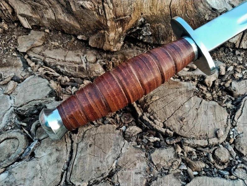 Hand-Forged 22-Inch D2 Steel Hunting Sword | Functional Long Blade for Outdoor Use - Image 5