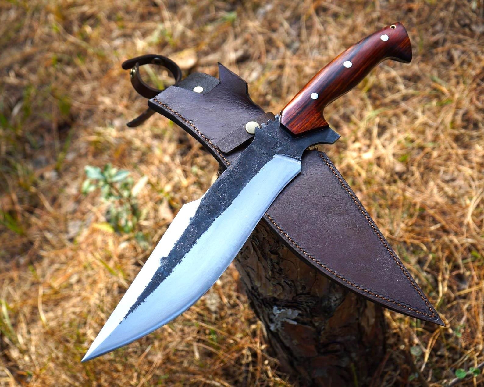 Handmade Carbon Steel hunting Knife: Collectible Medieval Decor