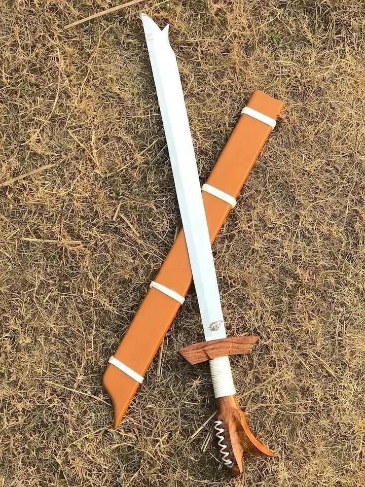 Hand-Forged Kampilan Sword, Filipino Historical Blade, Carbon Steel Full Tang, Collector Sword with Scabbard - Image 3