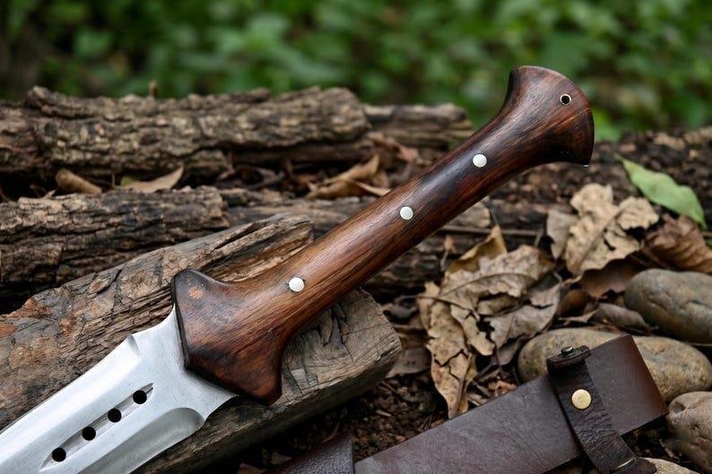Handmade Roman Gladius Sword, Carbon Steel Blade, Rosewood Handle, Leather Sheath - Image 5